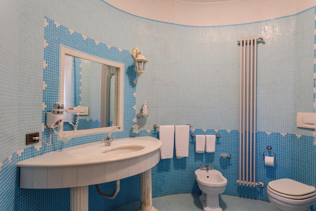 La Nuit Bed and Breakfast Bari Værelse billede