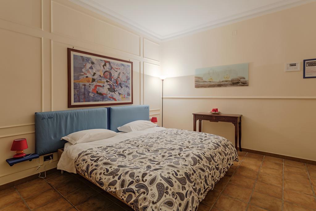 La Nuit Bed and Breakfast Bari Værelse billede