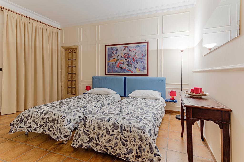 La Nuit Bed and Breakfast Bari Værelse billede
